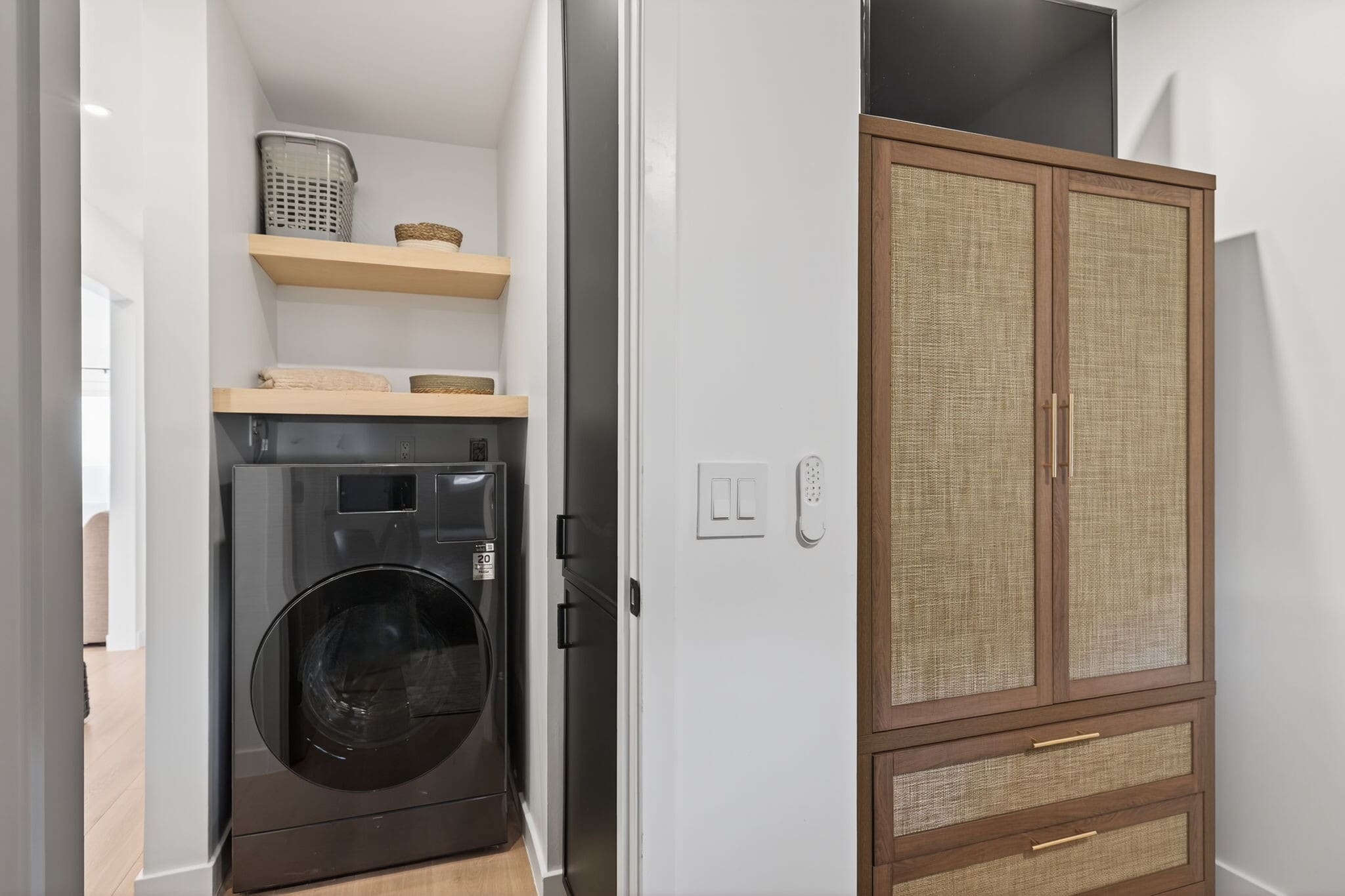 Building Photo - 218 E Surfside Dr