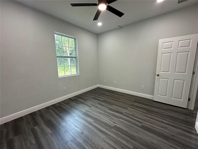 Building Photo - 18115 Cedarhurst Rd