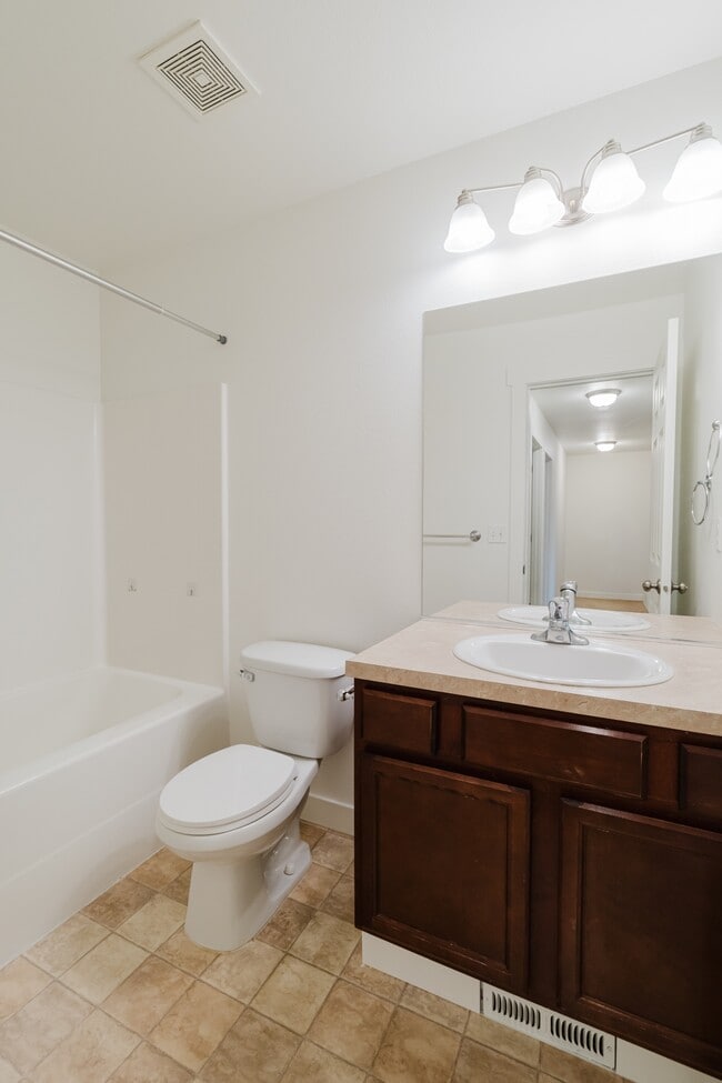 Building Photo - 2805 Alyssa Ct SE