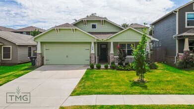 Building Photo - MOVE-IN SPECIAL!! | $500 Credit When You A...