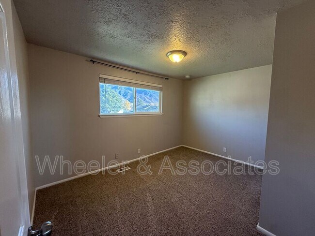 Building Photo - 2587 N 1450 E