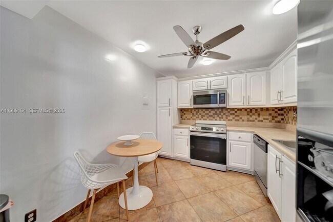 Building Photo - 531 N Ocean Blvd