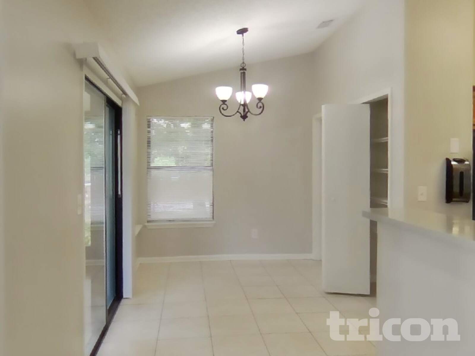 Building Photo - 1487 Rose Hill Dr E