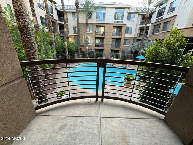 Building Photo - 1701 E Colter St