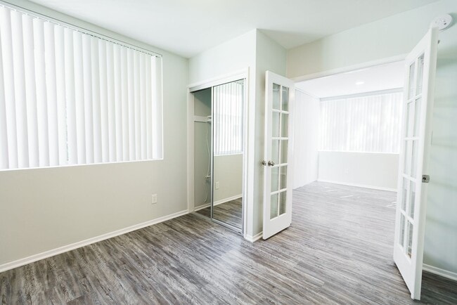 Interior Photo - 816 S. Bundy Dr