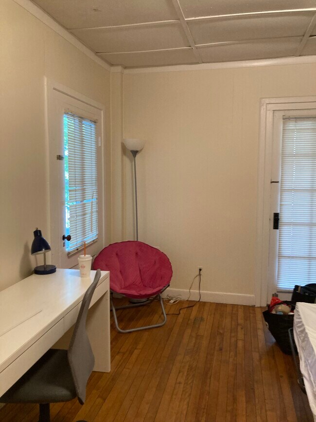 East bedroom - 40 High St