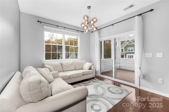 Building Photo - 5829 Dinsmore Ln