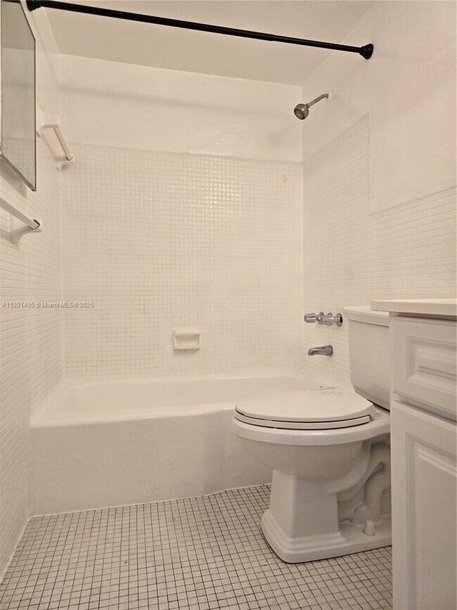 Building Photo - 1140 71st St