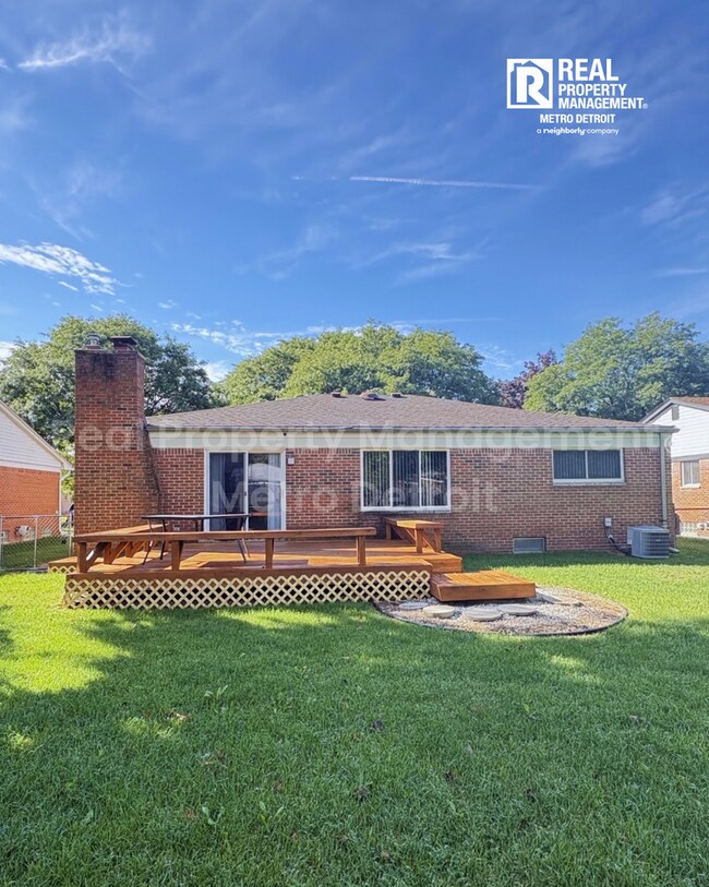 Building Photo - 2651 Arrowhead Dr