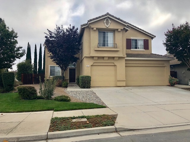 Primary Photo - Clean 4 Bedroom, 2.5 Bath Home with 3 Car ...