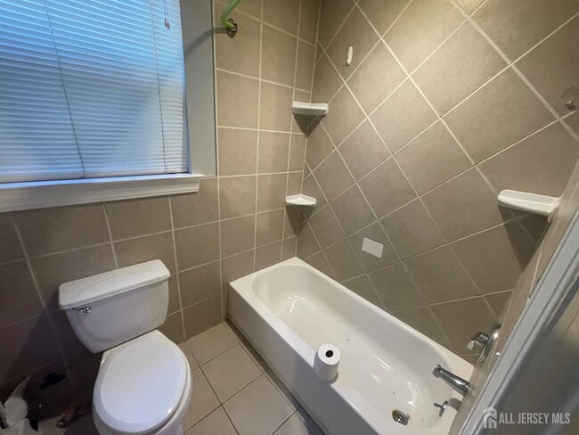 Building Photo - 161 George St