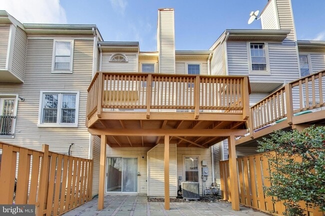 Building Photo - 2851 Strauss Terrace