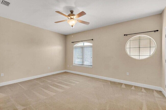 Building Photo - "Spacious 2-Bed Townhouse in Fort Walton Beach"