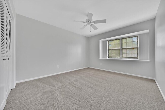 Building Photo - 1056 Martin St