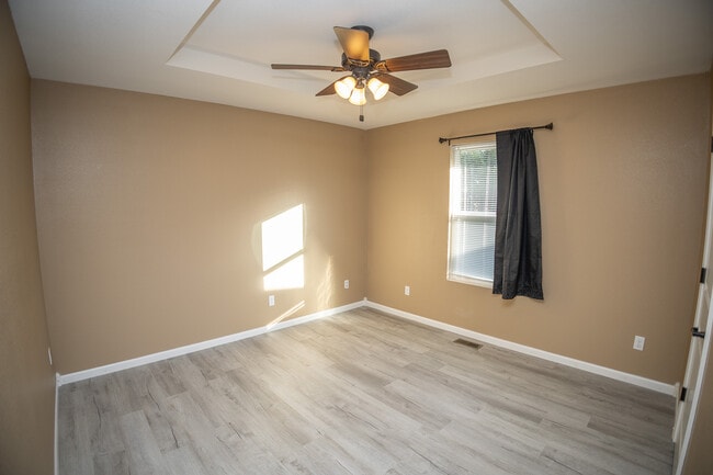 Building Photo - 4055 Westminister Dr