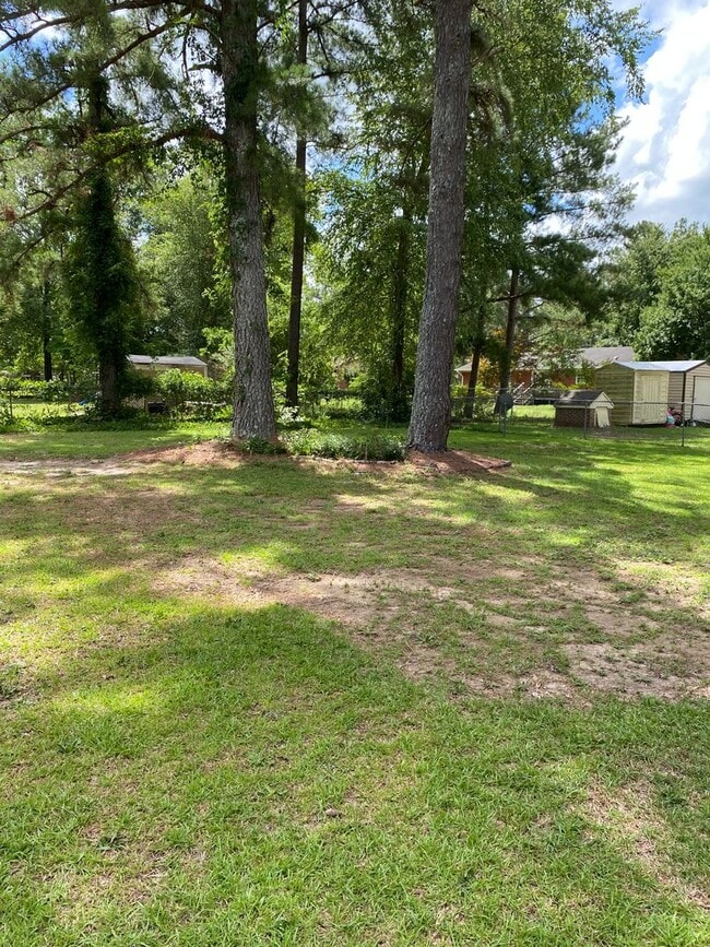 Building Photo - 12400 McKinnon Dr