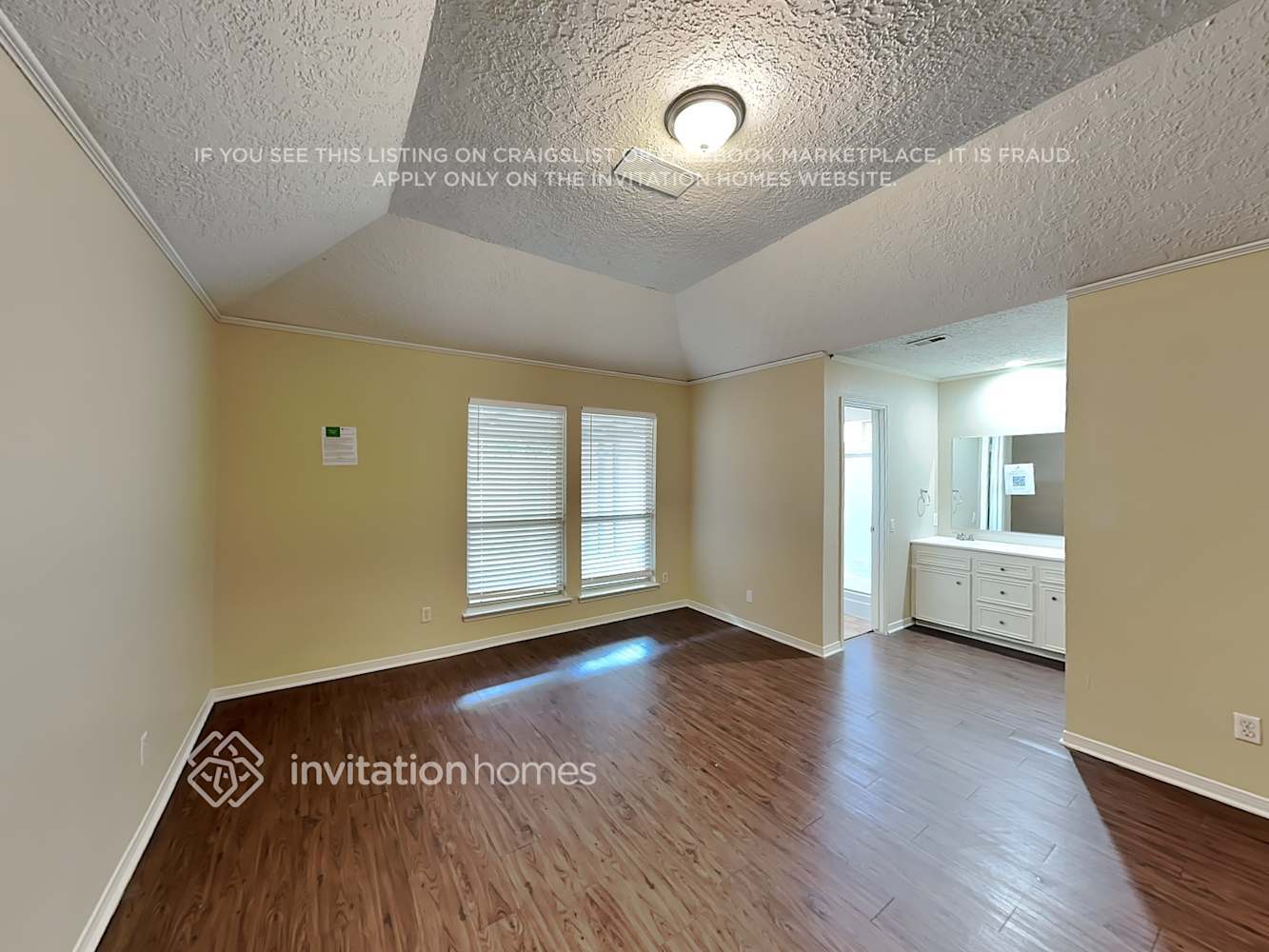Building Photo - 2227 Briarwest Blvd