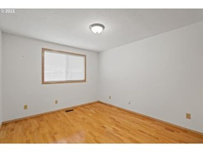 Building Photo - Single Level in Desirable Tigard Neighborhood