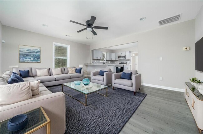 Building Photo - 665 S Eugenia Pl NW