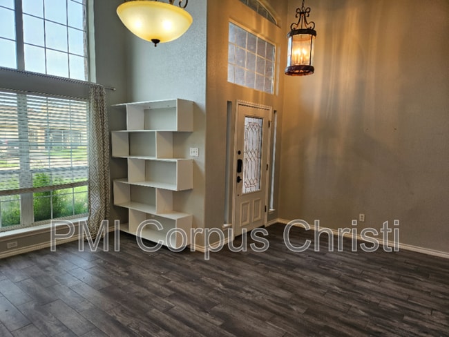 Building Photo - 5107 High Bank Dr