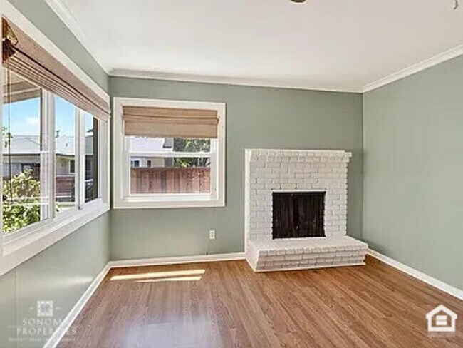 Building Photo - 18045 Brooks Ave