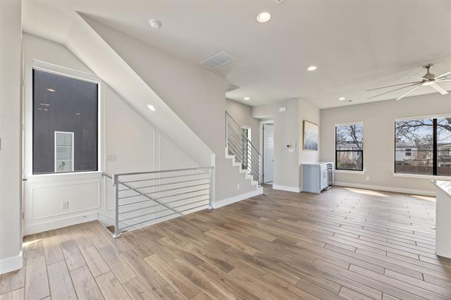 Building Photo - 4522 Deere St