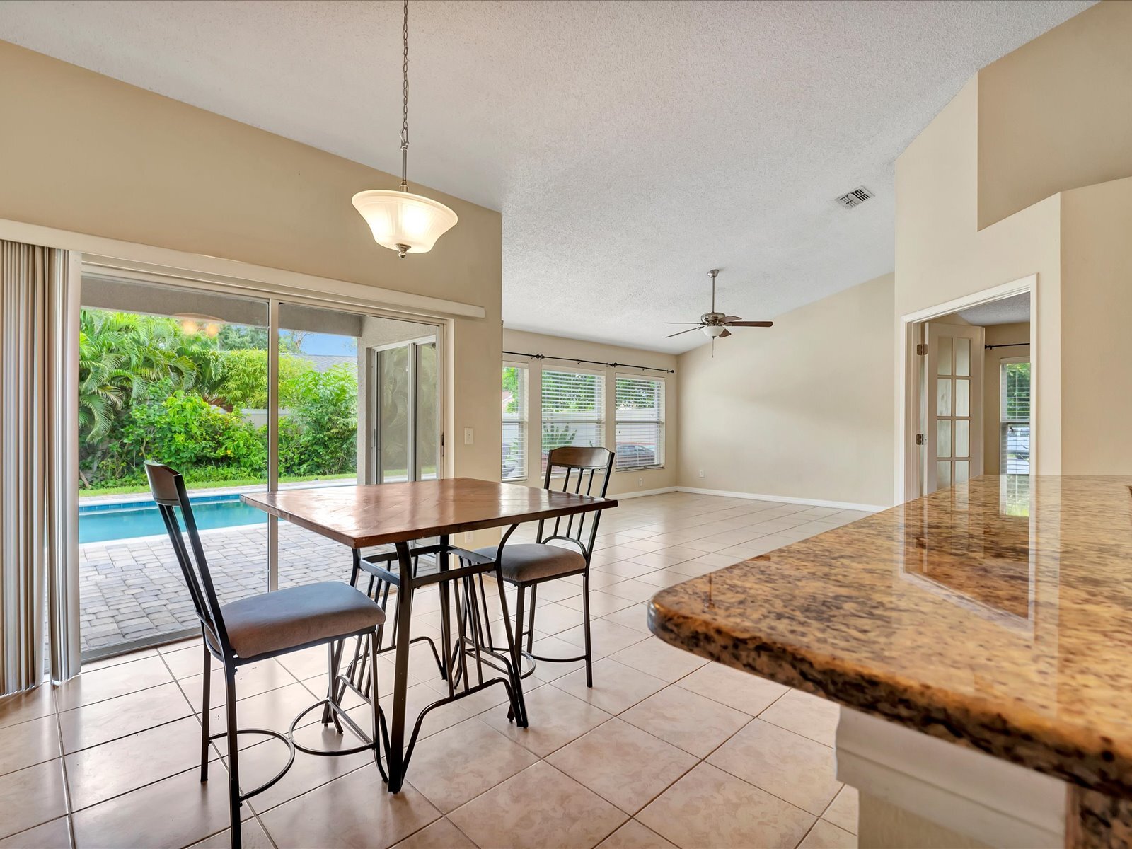 Dining area - 5105 39th St W
