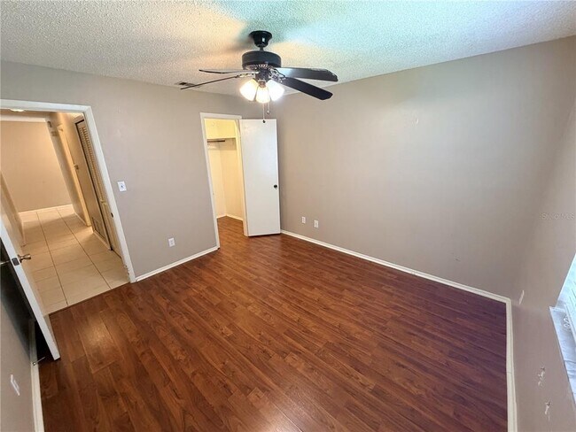 Building Photo - 309 Buttonwood Dr