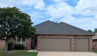 Building Photo - 1629 SW 31st St