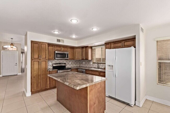 Building Photo - Rancho Del Mar Beauty