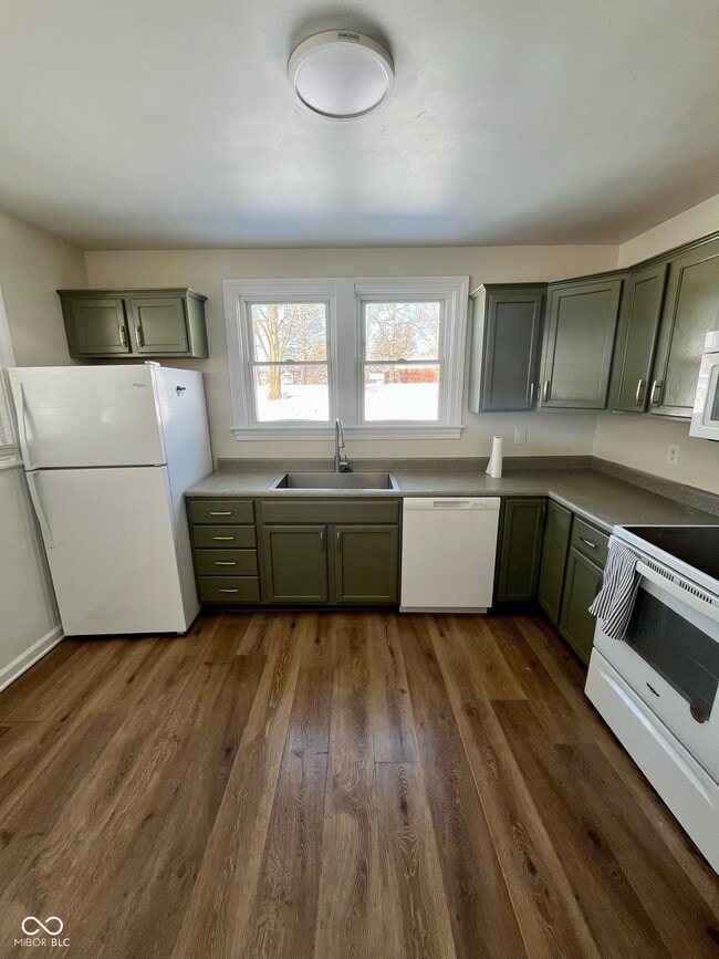 Building Photo - 161 Bosstick Ave