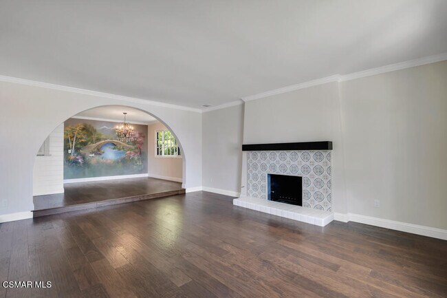 Building Photo - 2076 Hillsbury Rd