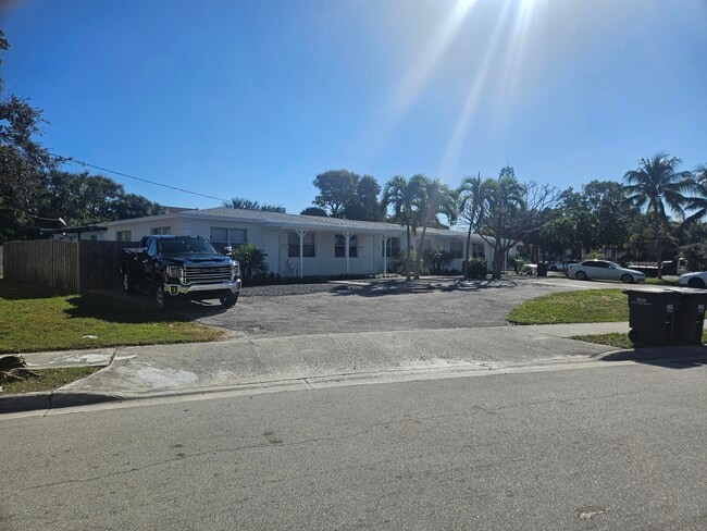 Building Photo - 1121 11th St