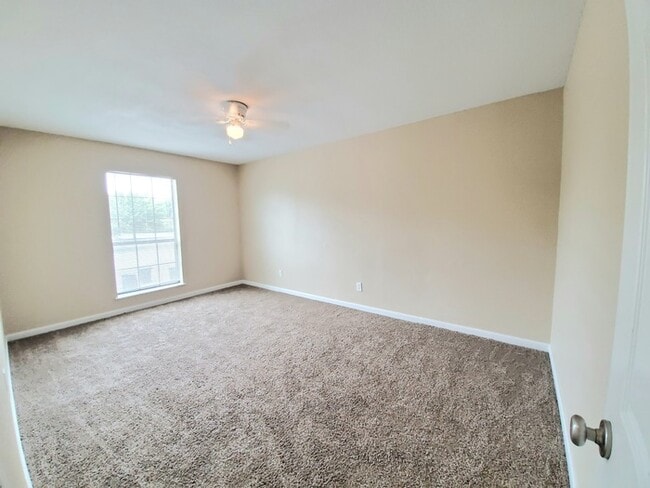 Building Photo - 4531 Altamesa - Duplex in SW Fort Worth