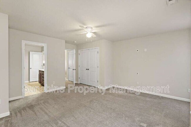 Building Photo - 200 Seasons Cir