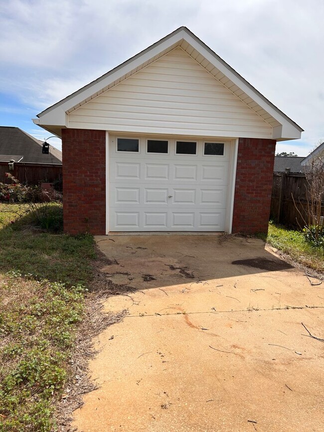 Building Photo - Fountain Crest Subdivision!