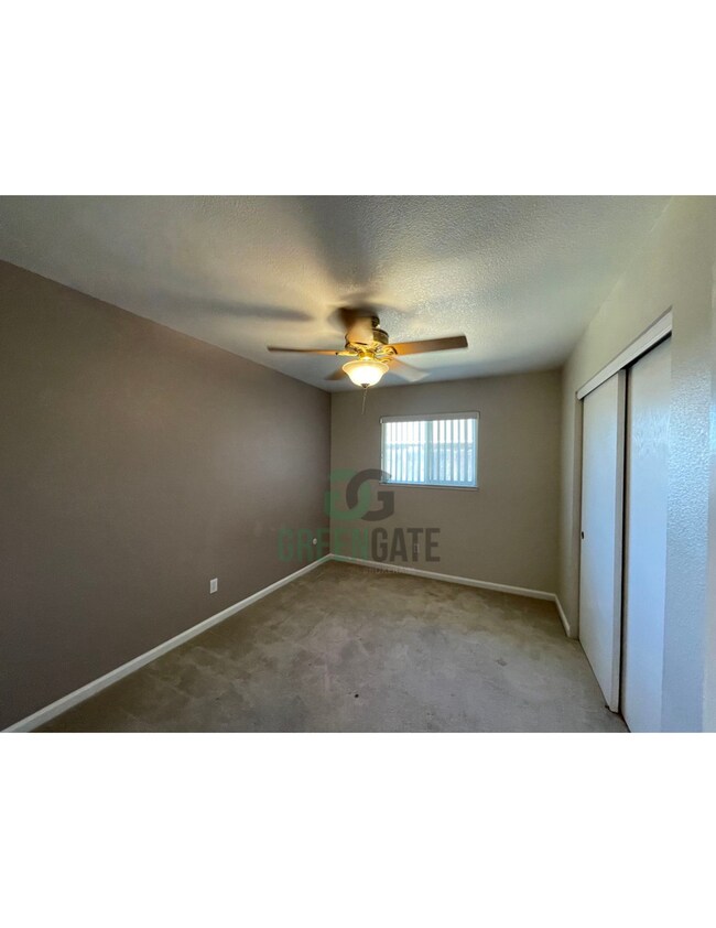 Building Photo - 533 Arrowhead Ct