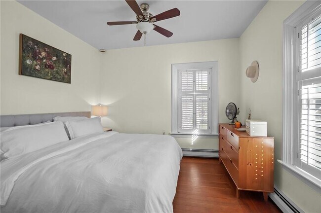 Building Photo - 12 Catherine St