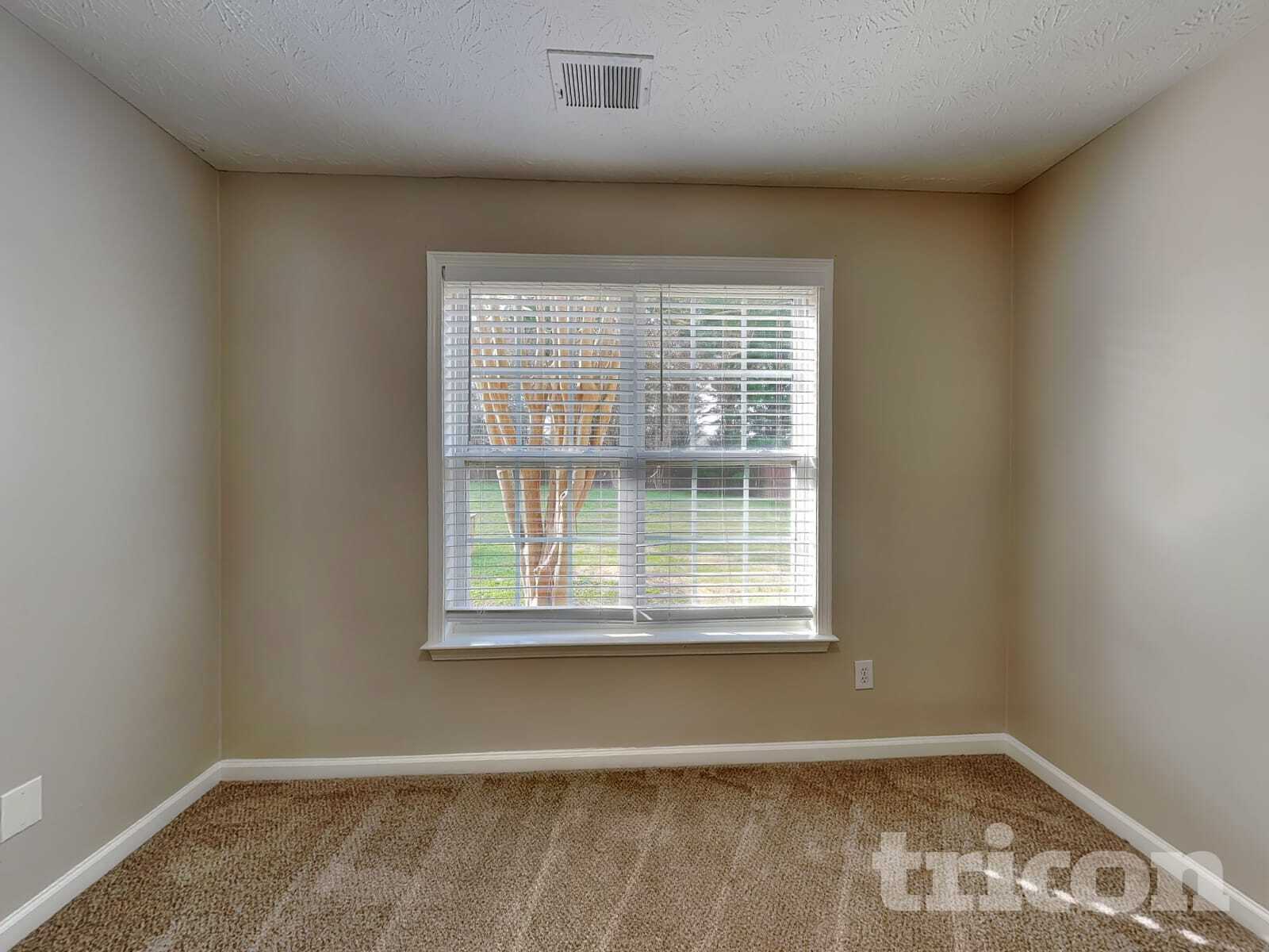 Building Photo - 170 Orchard View