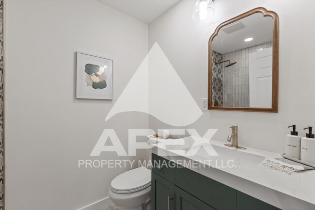 Building Photo - Stunning 4 Bd -3 Ba Single Family Home in ...