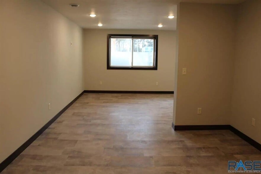 Building Photo - 1115 N Union Ave