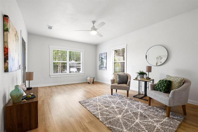 Building Photo - 537 E Sears St