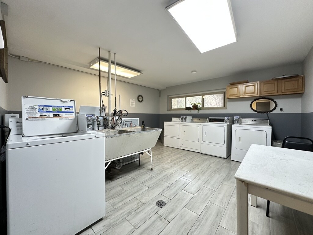 Building Photo - 8644 Skokie Blvd