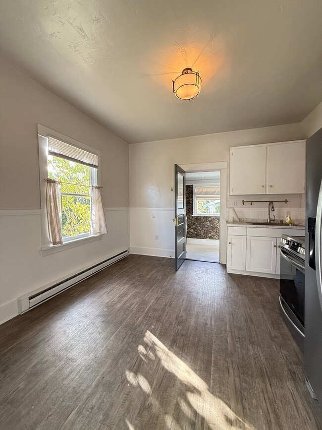 Building Photo - Now Available: Updated Everett 34-Bed, 1.5-Bath with Fenced Yard