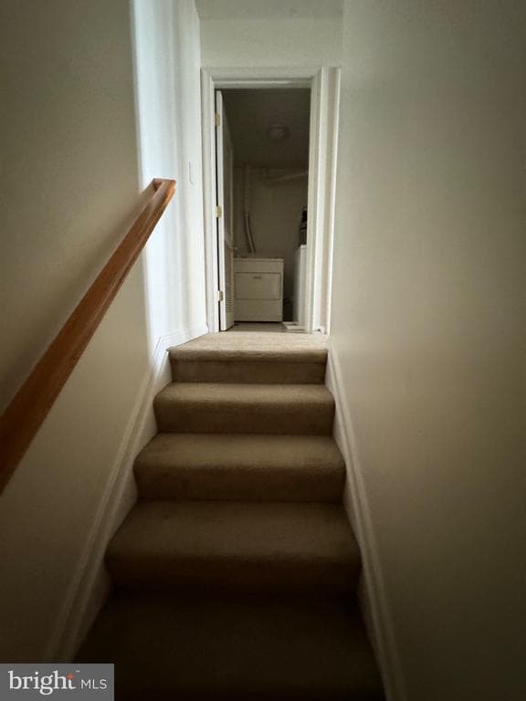 Building Photo - 1604 Briarview Ct