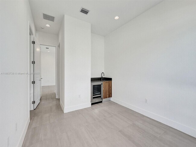 Building Photo - 5736 SW 104th Terrace