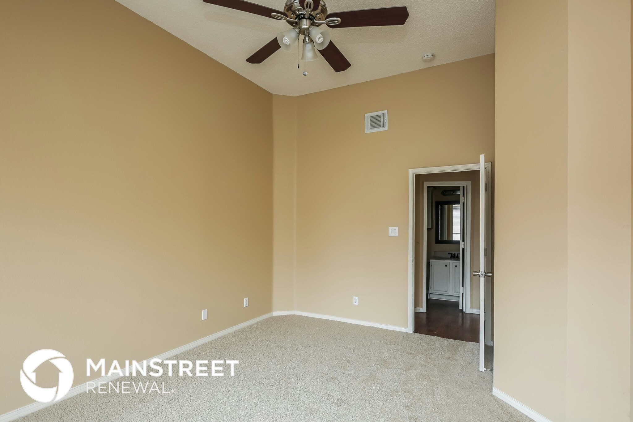 Building Photo - 211 Meandering Way