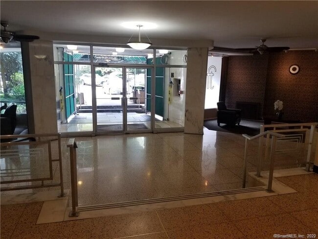 Building Photo - 91 Strawberry Hill Ave