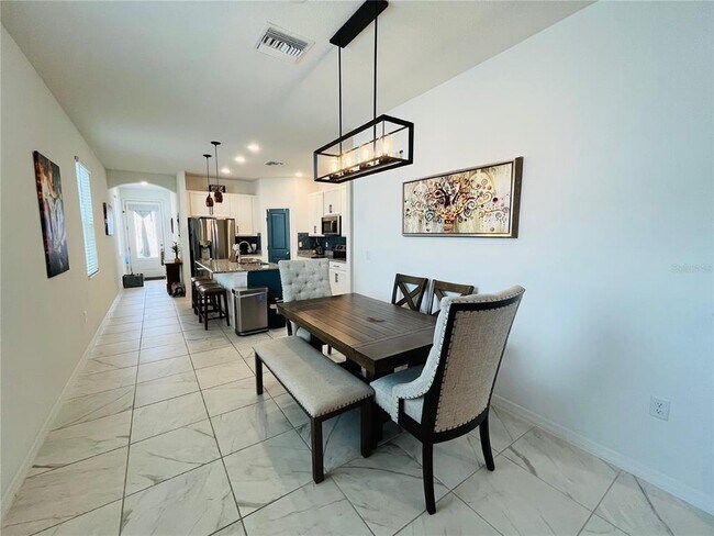 Building Photo - 6264 Great Bear Dr