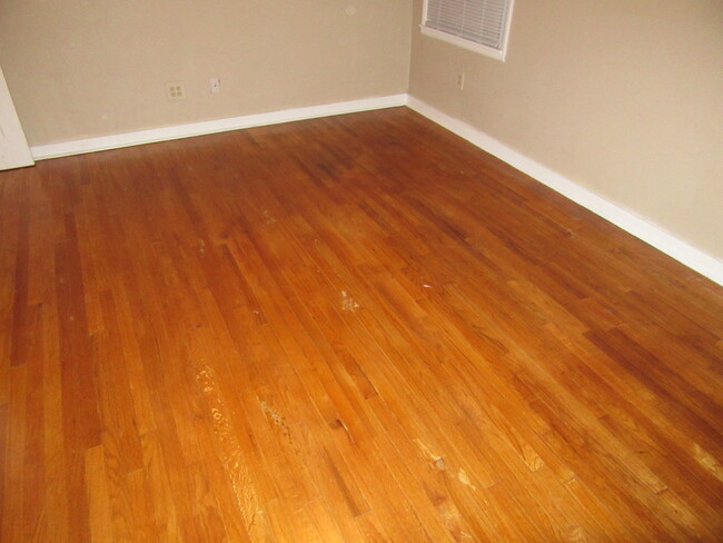 hardwood floors - 409 Harmon